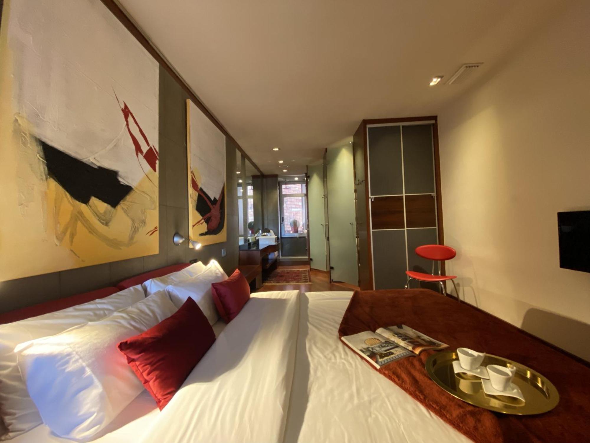 Luminous Designer Loft Style Eixample Views By Myrentalhost Apartament *
